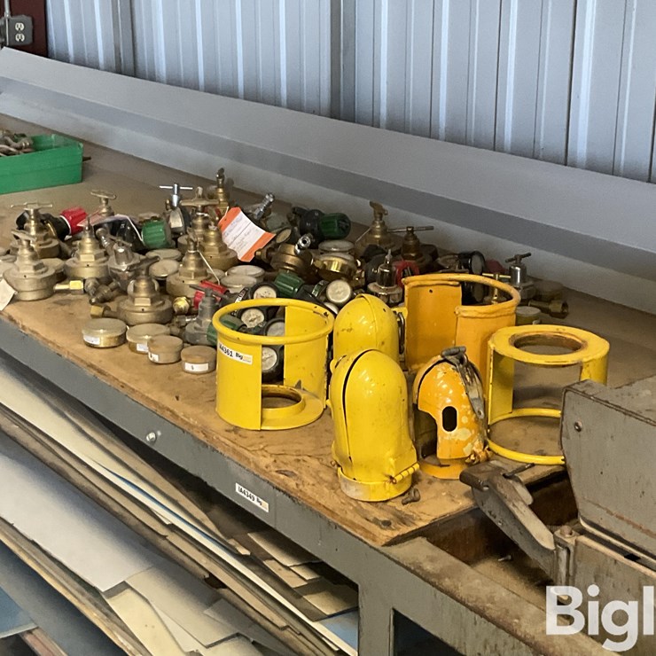 Oxygen Acetylene Regulators & Safety Caps