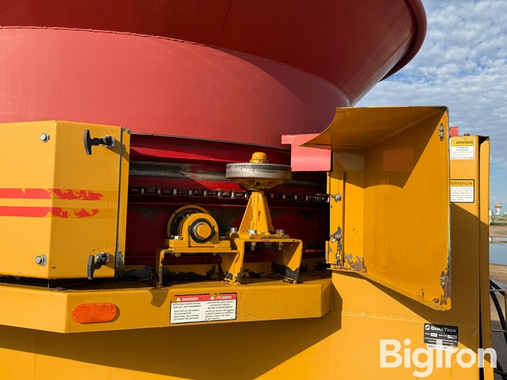 2014-haybuster-h1000-image-19