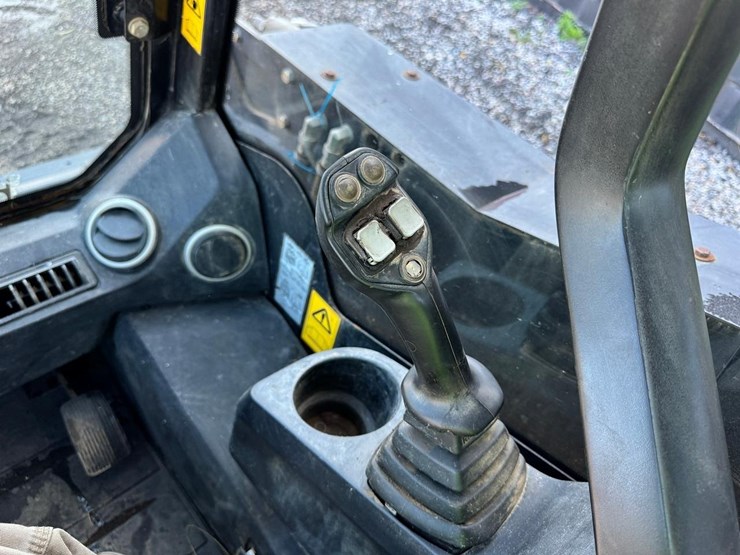 jcb-225t-image-27