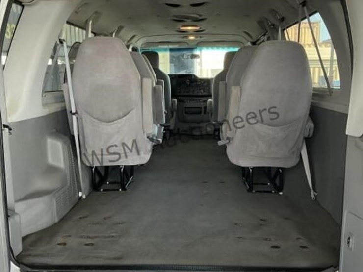 2009-ford-e350-image-11