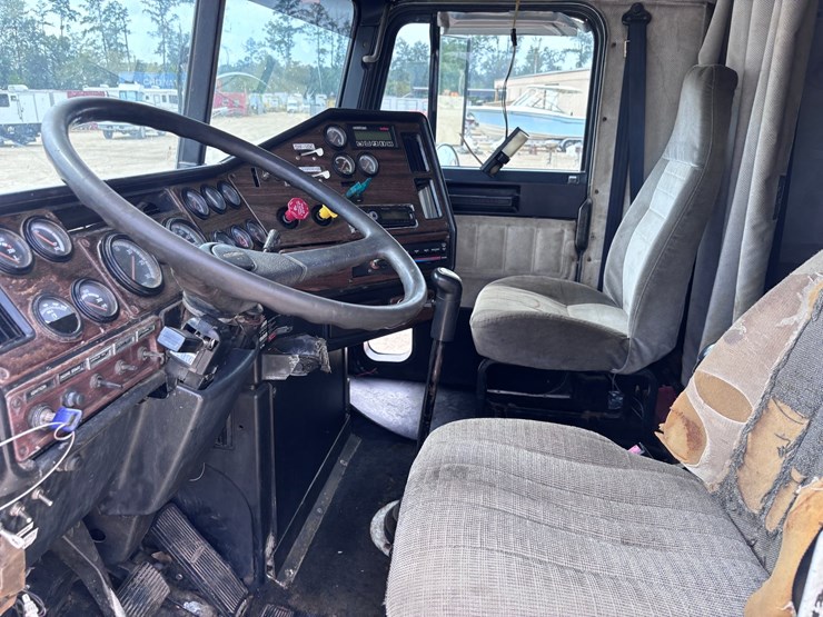 1997-cummins-m11-image-9