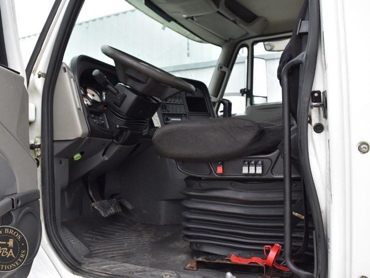 2014-international-prostar-image-67