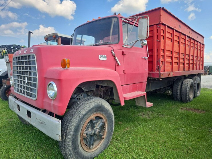 1973-ford-880-image-1