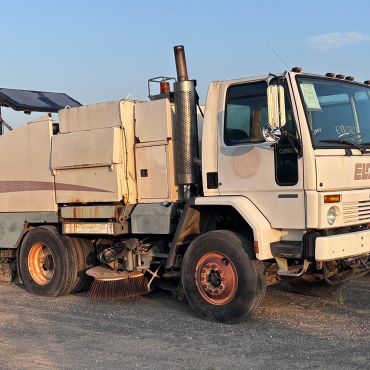 2004 STERLING SC8000