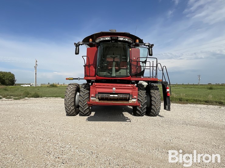 2015-case-ih-8240-image-2