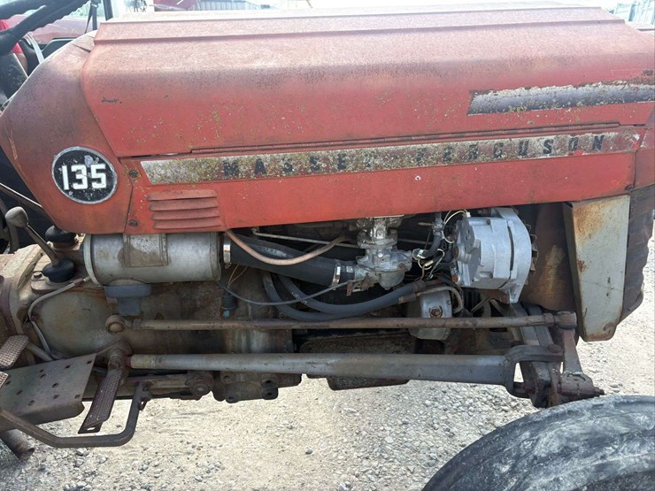 massey-ferguson-135-image-7