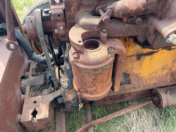 allis-chalmers-u-industrial-parts-tractor-image-35