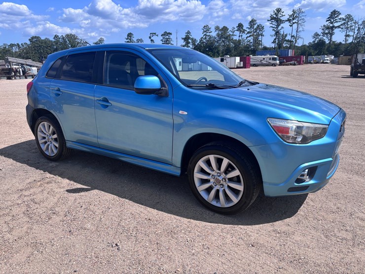 2011-mitsubishi-outlander-image-3