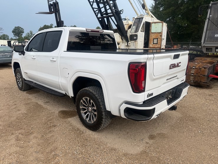 2021-gmc-sierra-1500-image-4