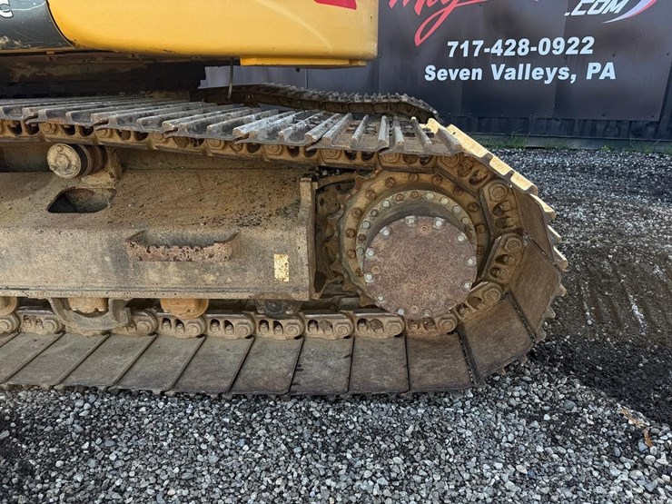 2016-deere-245g-lc-image-19