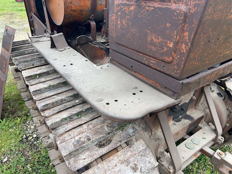 cletrac-25-crawler-image-31