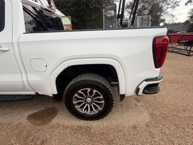 2021-gmc-sierra-1500-image-15