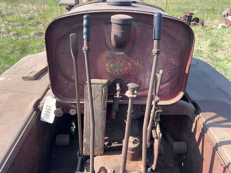 mccormick-deering-t20-crawler-image-19