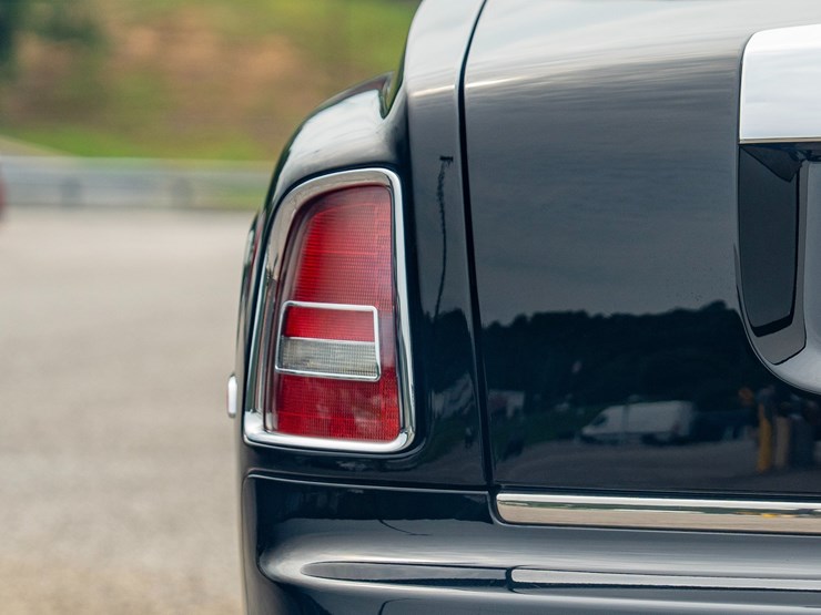 #110-•-2014-rolls-royce-phantom-sedan-image-10