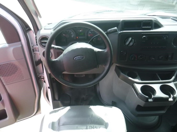 2011-ford-cargo-image-8
