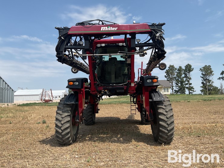 2009-miller-4315-nitro-s/p-sprayer-image-2