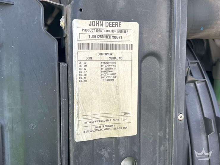 2014-john-deere-6125m-image-10