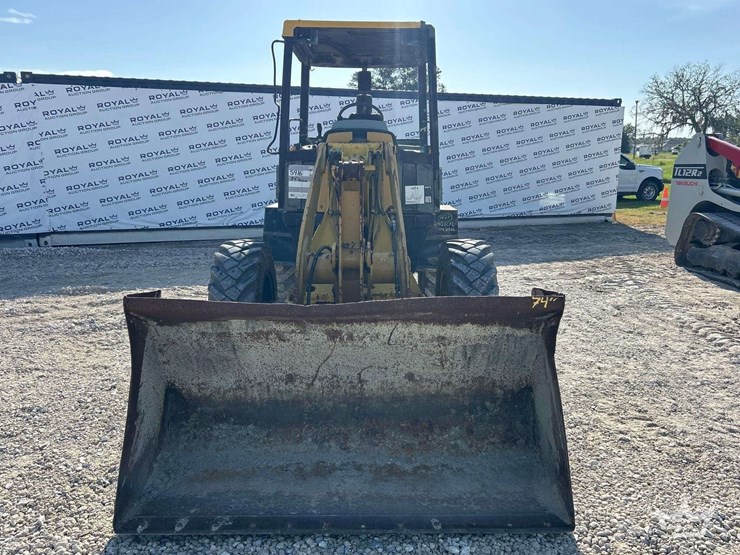komatsu-wa75-3-image-24