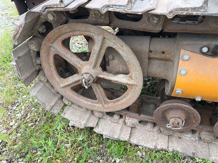 cletrac-25-crawler-image-40