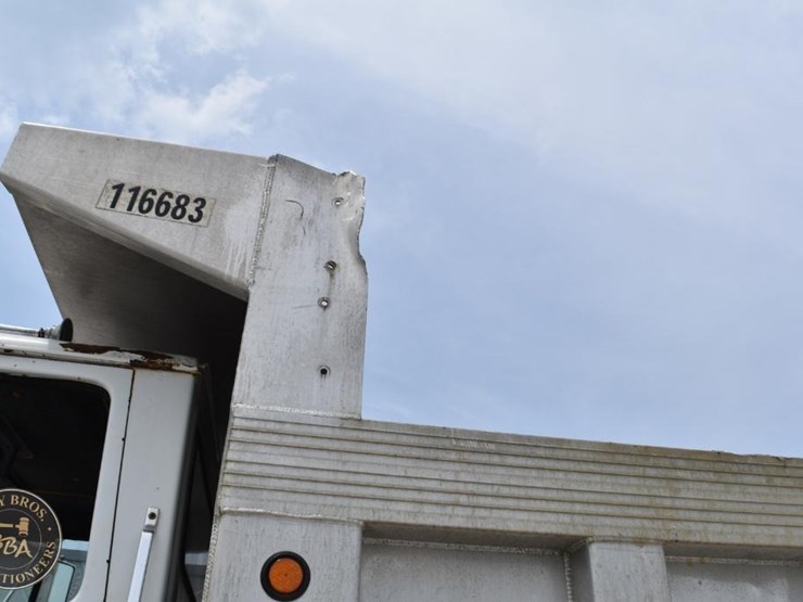 1986-ford-ltl9000-image-107