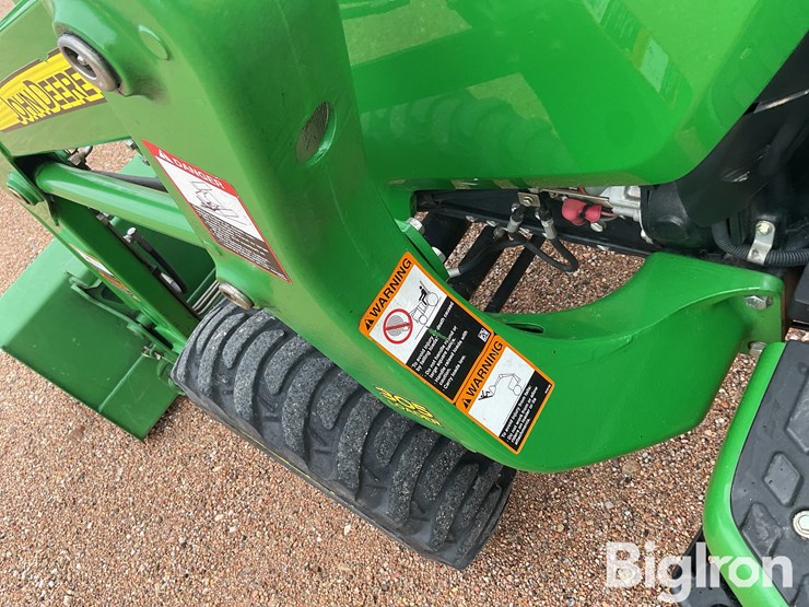 2013-john-deere-3032e-image-13