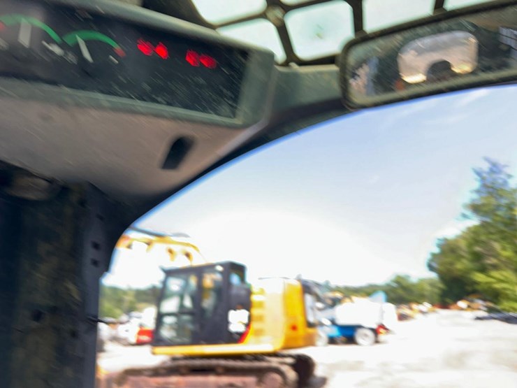 2017-deere-317g-image-24