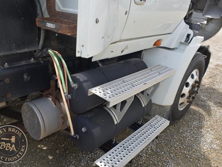 2014-international-prostar-image-118