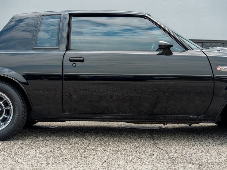 #113-•-1987-buick-grand-national-image-30