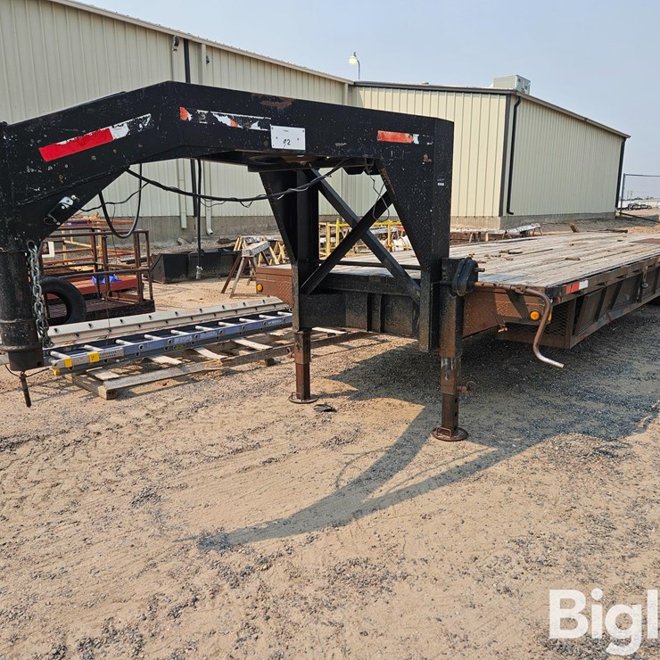 1998 Temco T/A Gooseneck Flatbed Trailer