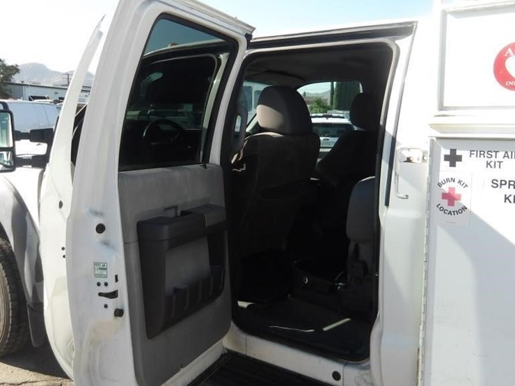 2011-ford-f550-image-21