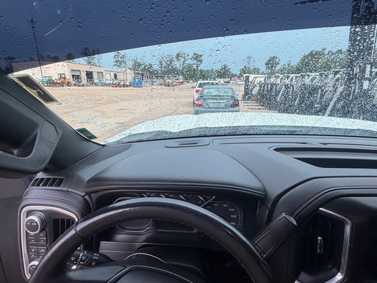 2021-gmc-sierra-1500-image-56