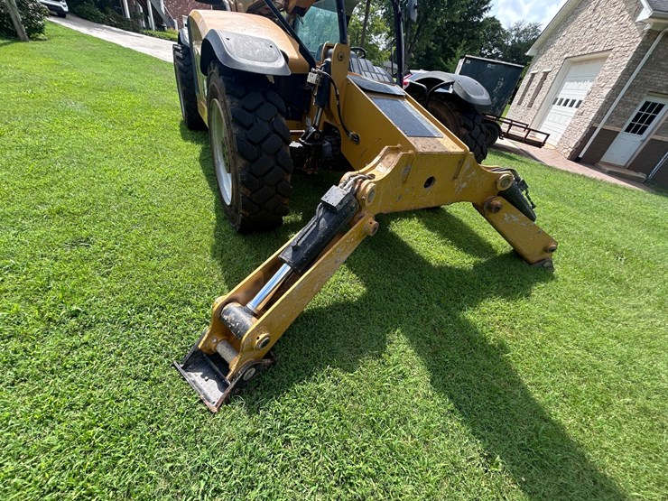 2017-caterpillar-tl1055d-image-38
