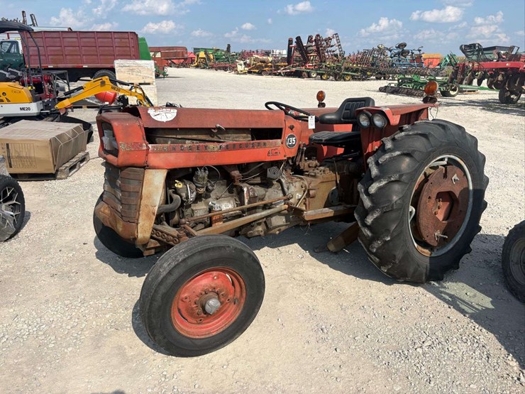 massey-ferguson-135-image-2