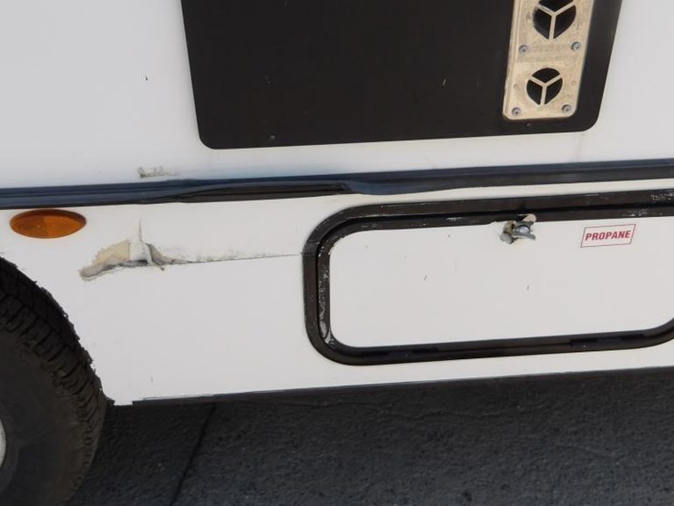 2021-ford-e450-image-6
