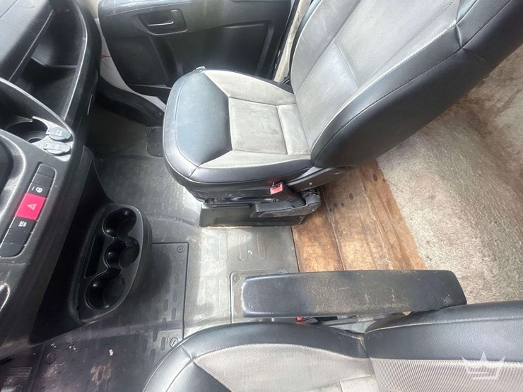 2016-ram-promaster-2500-image-19