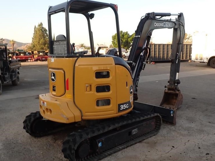 2023-deere-35g-image-3