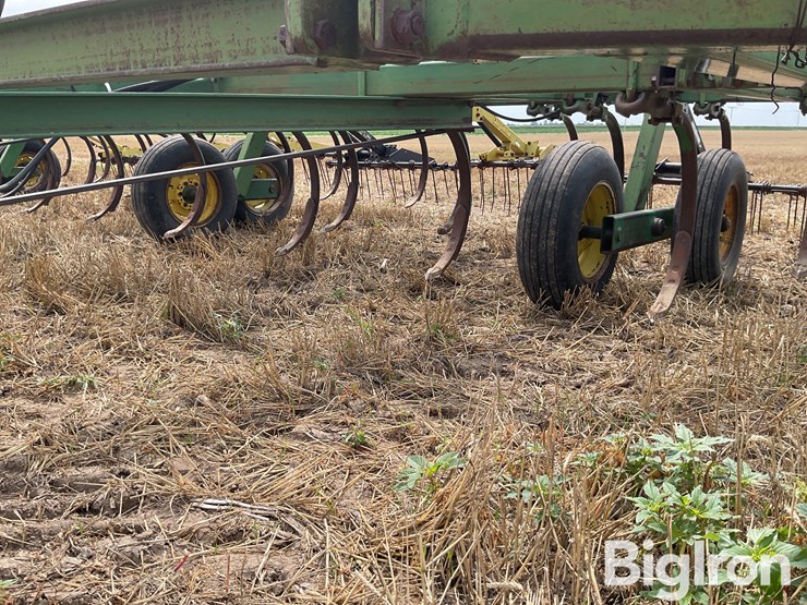 john-deere-1650-image-13