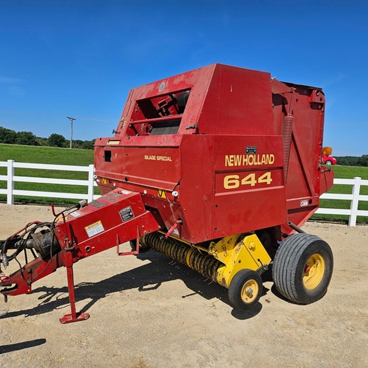 NEW HOLLAND 644