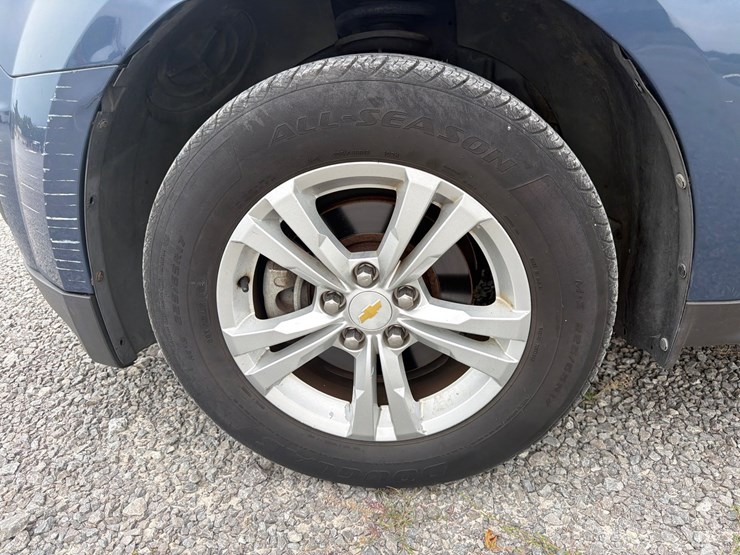 2011-chevrolet-equinox-lt-image-8
