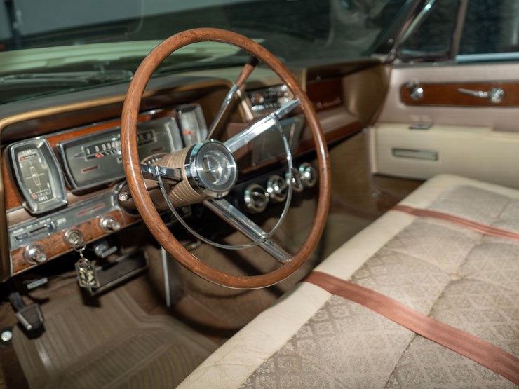 #111-•-1962-lincoln-continental-sedan-image-57