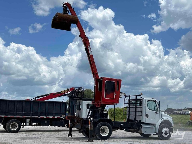 2018-freightliner-m2-106-image-4