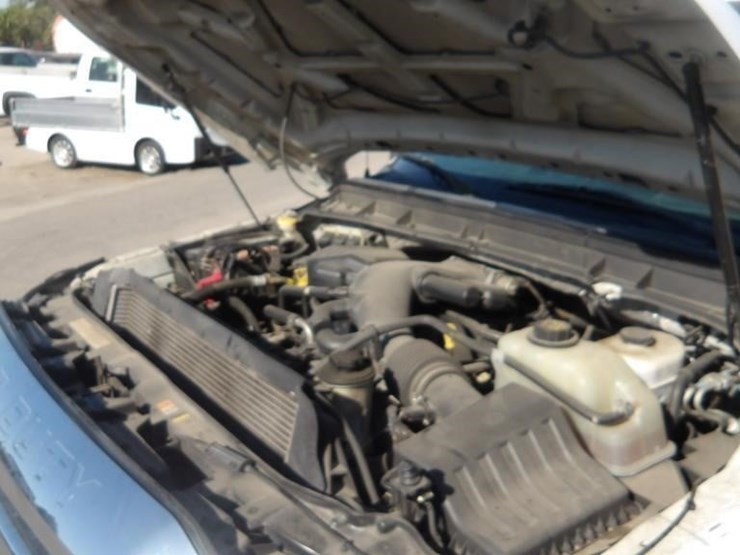 2011-ford-f550-image-8