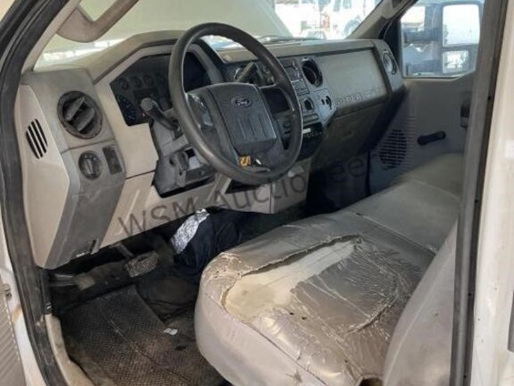 2008-ford-f550-image-25