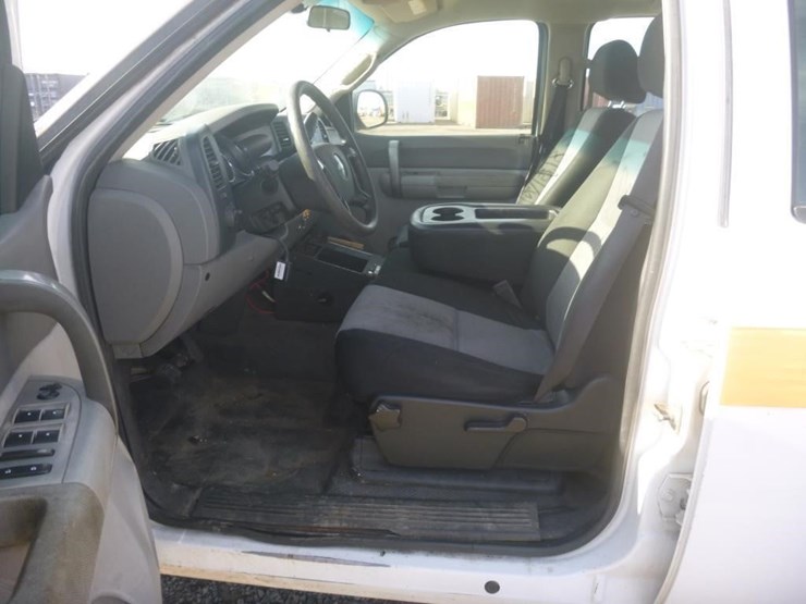 2009-chevrolet-3500hd-image-10