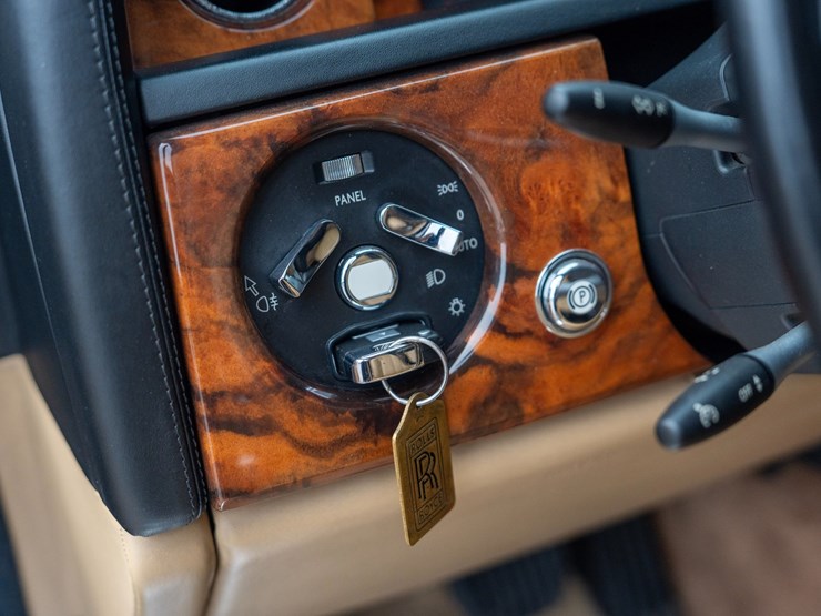#110-•-2014-rolls-royce-phantom-sedan-image-48