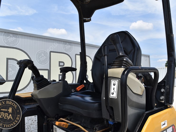 2023-caterpillar-303cr-image-45