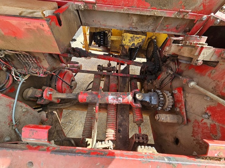 new-holland-900-image-25