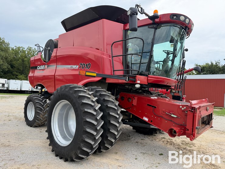 2008-case-ih-7010-image-3