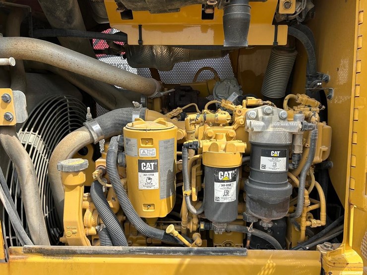 2016-caterpillar-d4k2-lgp-image-22