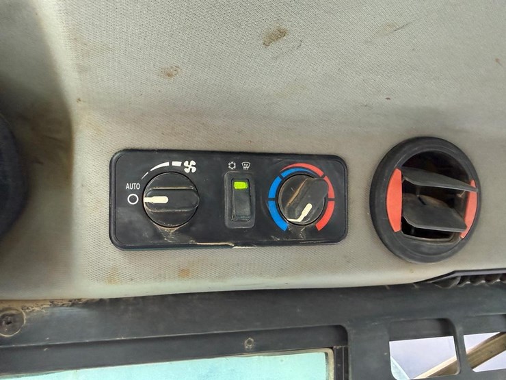 2020-bobcat-t76-image-25